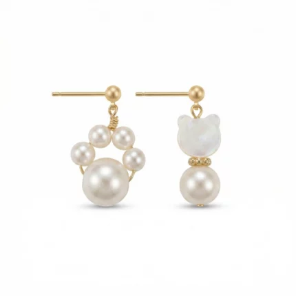Pendientes de perlas en forma de huella de gato