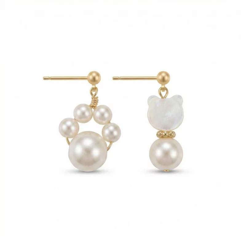 Pendientes de perlas en forma de huella de gato