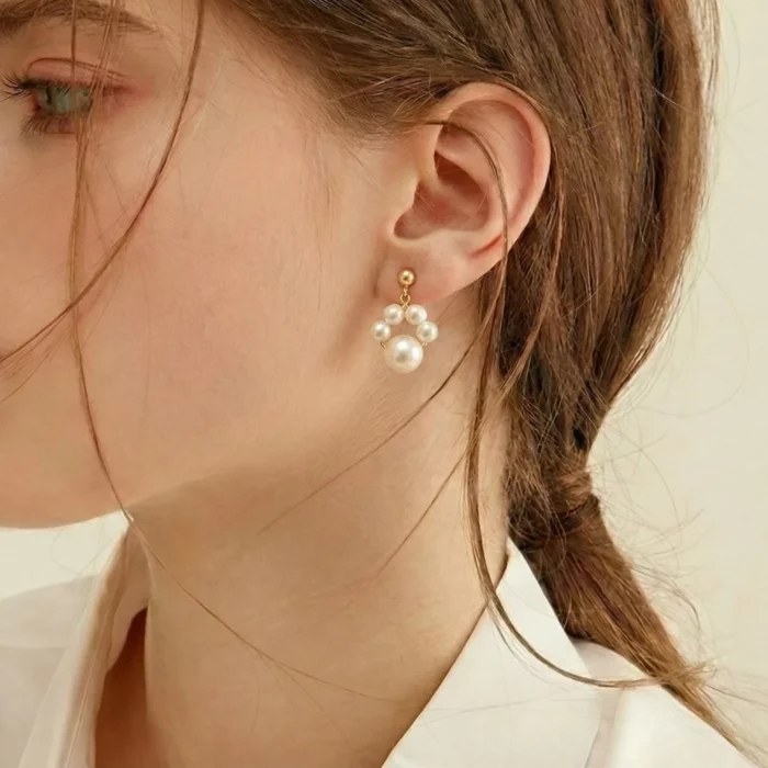 Huella de Amor – Pendientes de perlas con forma de patita - Imagen 4