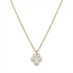 Collar con colgante de perlas naturales en forma dulce