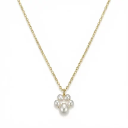 Collar con colgante de perlas naturales en forma dulce