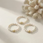 Equilibrio – Anillo de perlas con acento dorado - Imagen 2