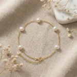 Cinco Suspiros – Pulsera delicada de cinco perlas - Imagen 2